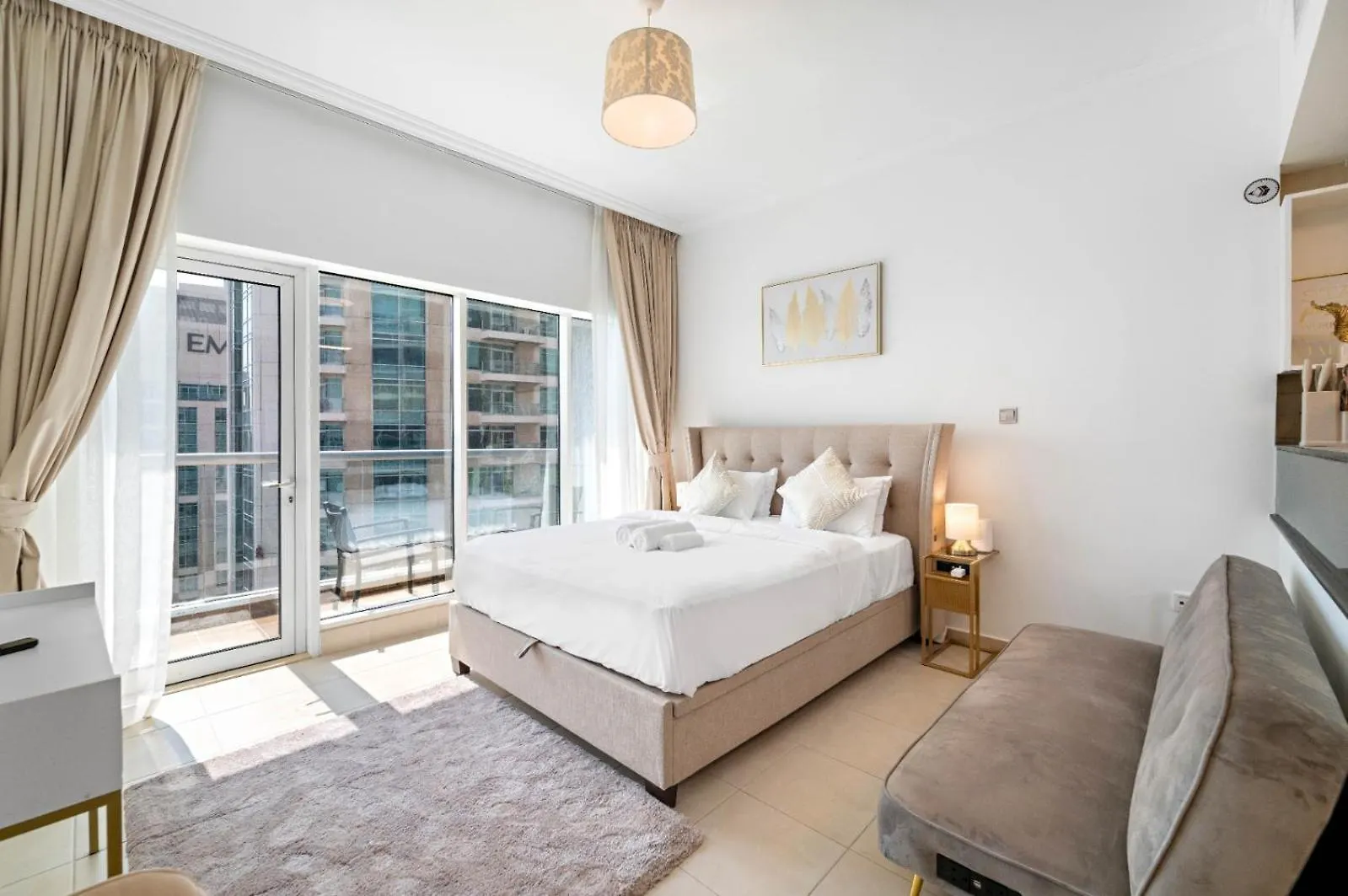 Charming Studio Near Burj Khalifa With Gym & Pool location